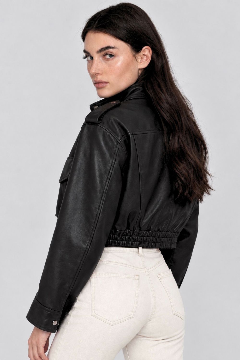 REF: 555 CHAQUETA ENRESORTADA EFECTO CUERO NEGRA