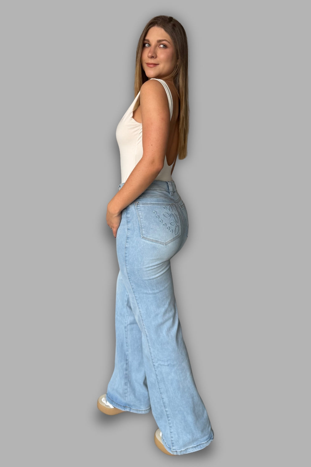 REF: 504 JEAN BORDADO BOTA RECTA STRECH