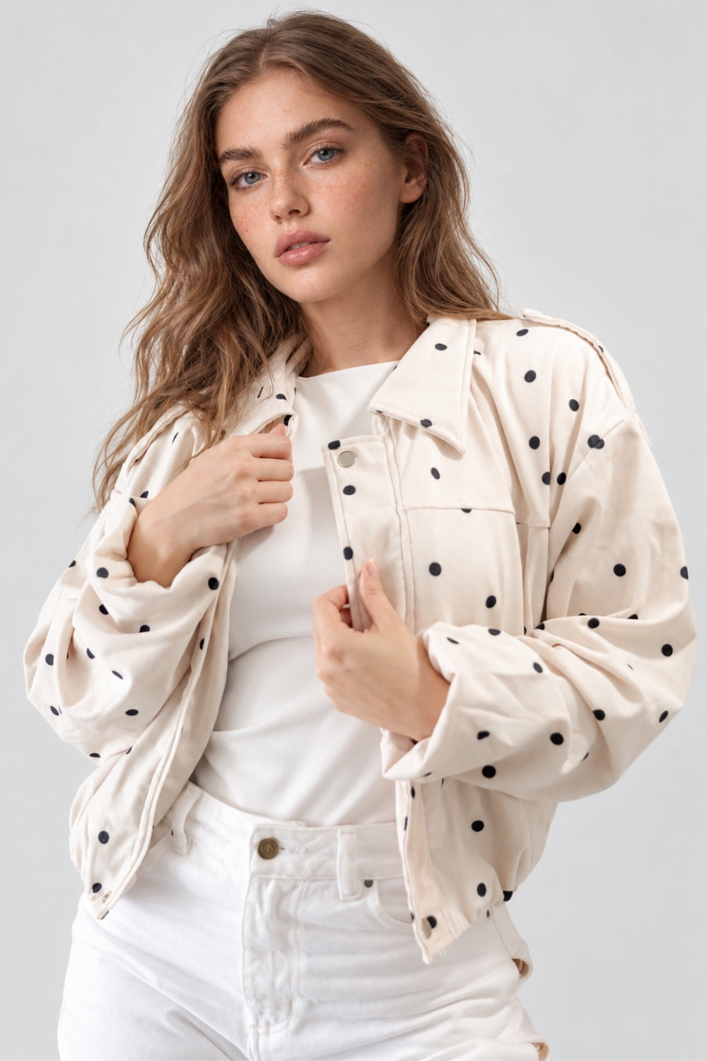 REF: 429 CHAQUETA CORTA PEACH PUNTOS CREMA