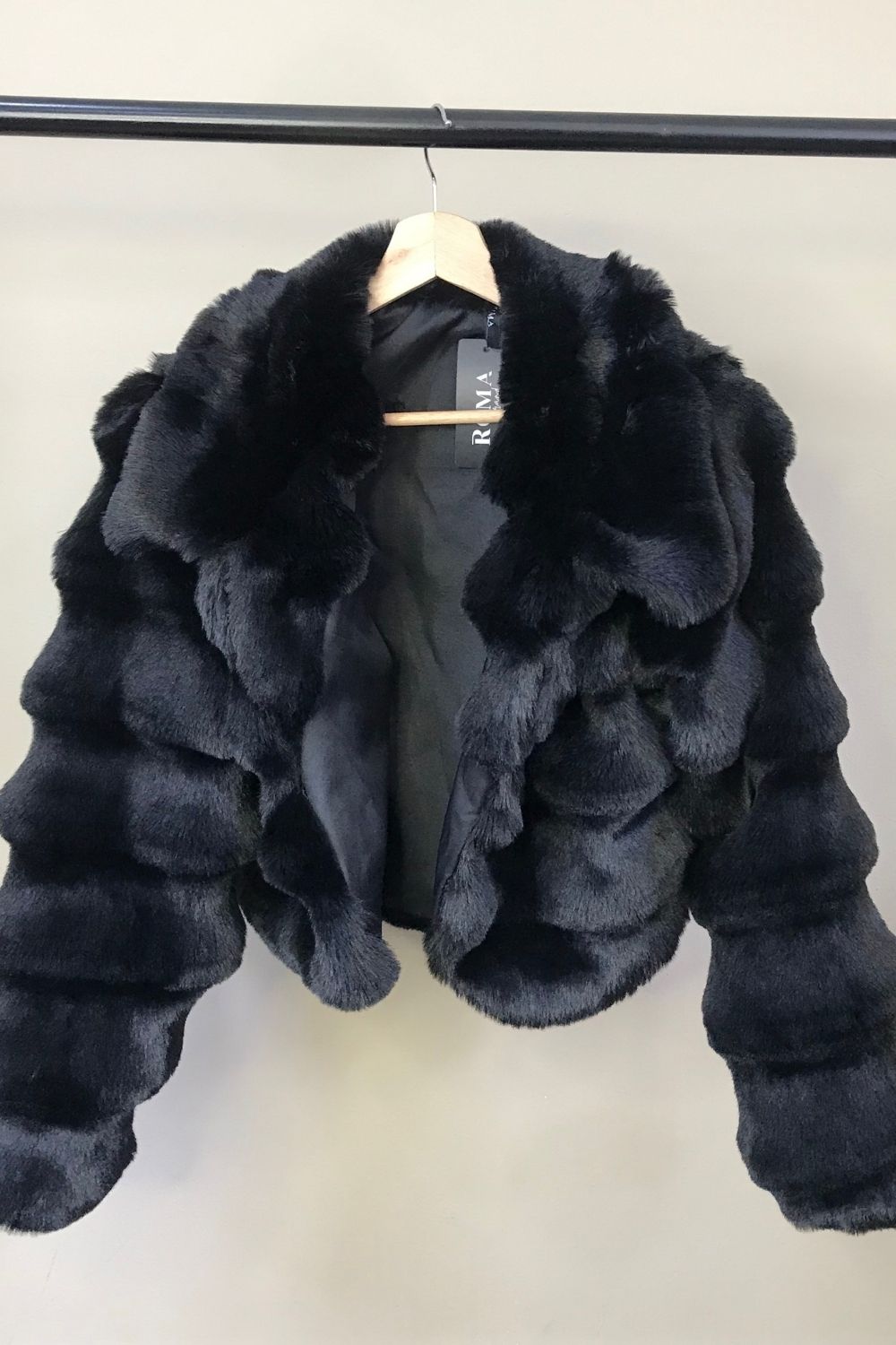 REF:279 ABRIGO MEDIANO EUROPEO NEGRO