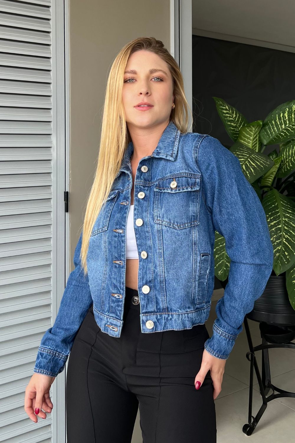 REF:276 CHAQUETA OSCURA MEDIANA CON BOLSILLOS CLASICA