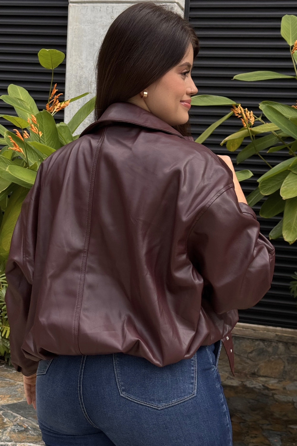 REF: 410 CHAQUETA OVERSIZE EFECTO CUERO VINOTINTO