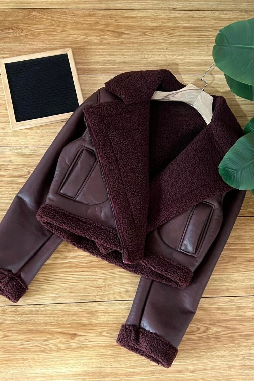 REF: 394 CHAQUETA CIERRE EFECTO CUERO VINOTINTO