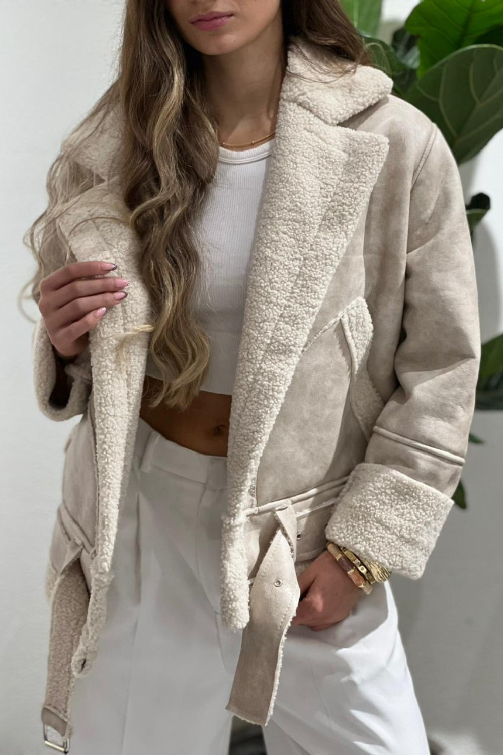 REF: 402 CHAQUETA CINTURON EFECTO CUERO OVEJERO MARFIL