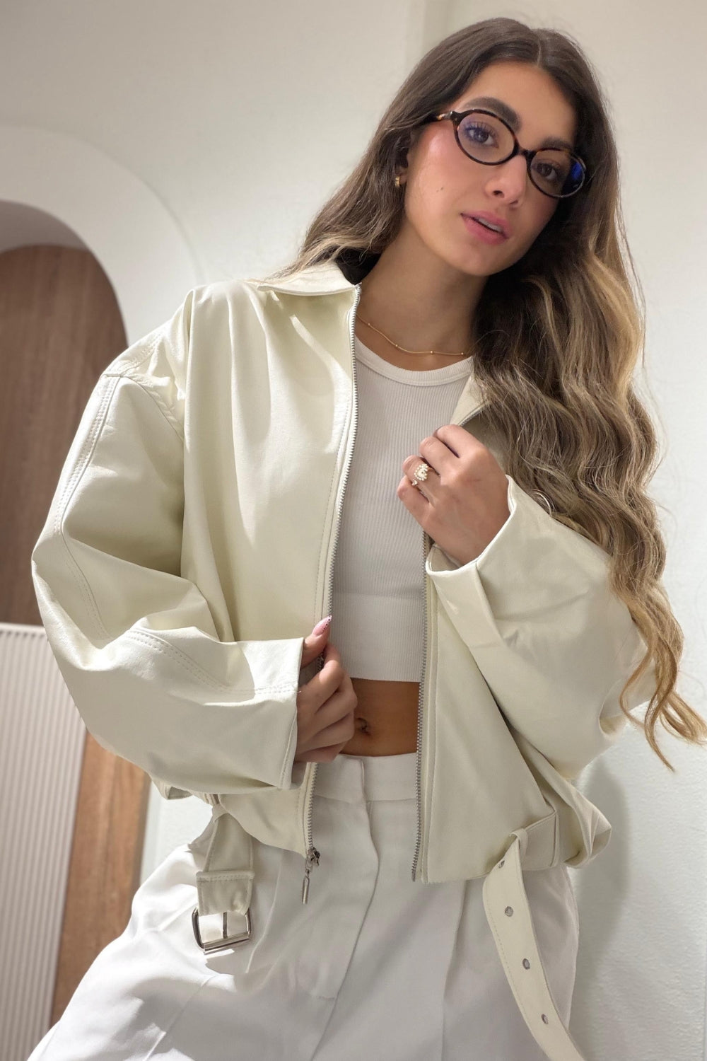 REF: 410 CHAQUETA OVERSIZE EFECTO CUERO MARFIL