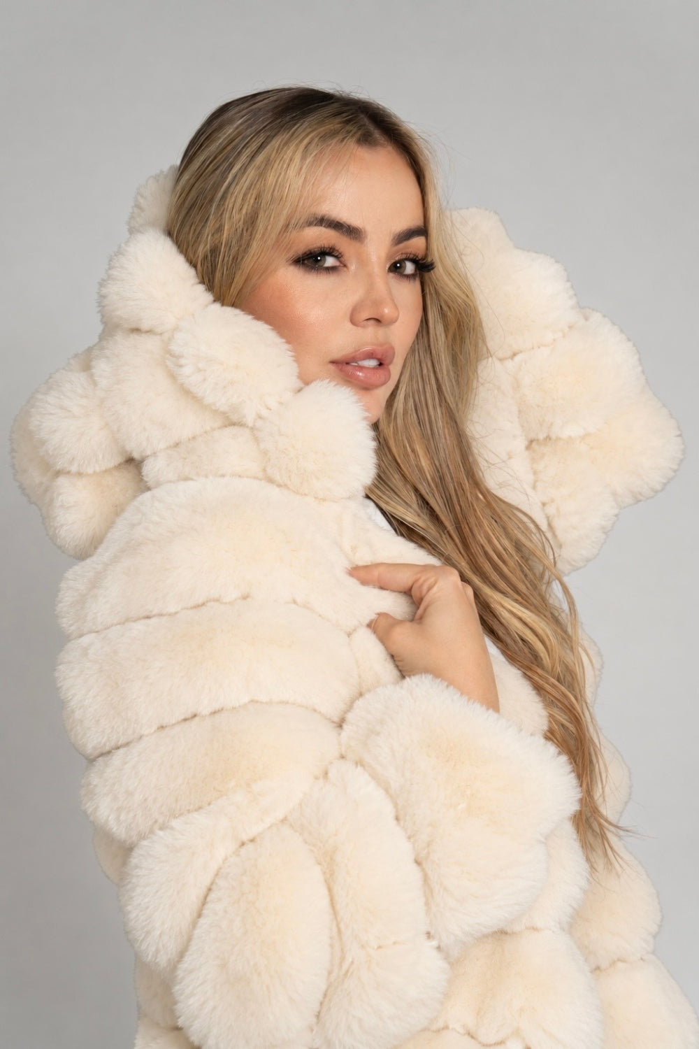 REF:280 GABAN EUROPEO CAPOTA CREMA