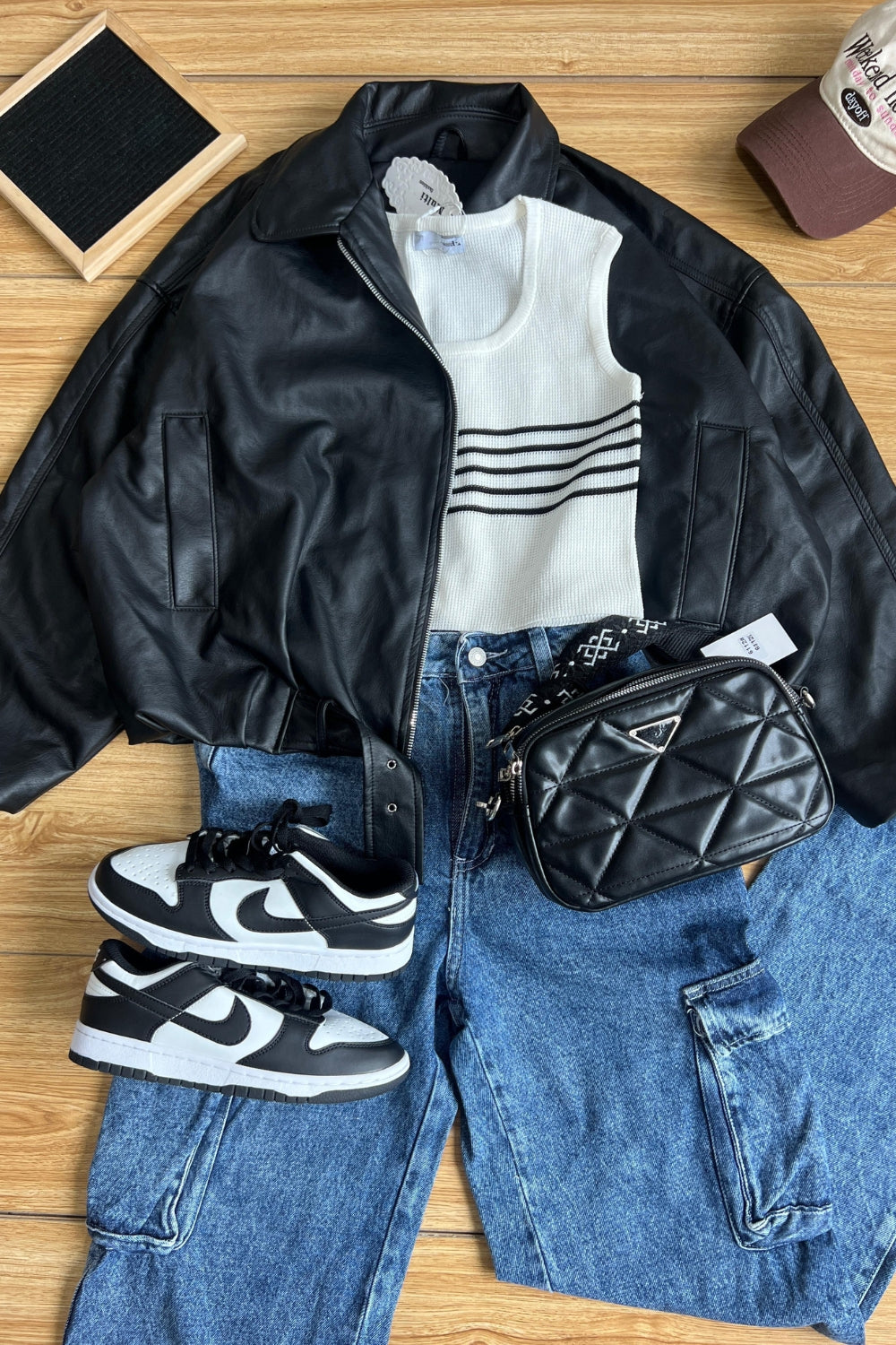 REF: 410 CHAQUETA OVERSIZE EFECTO CUERO NEGRA