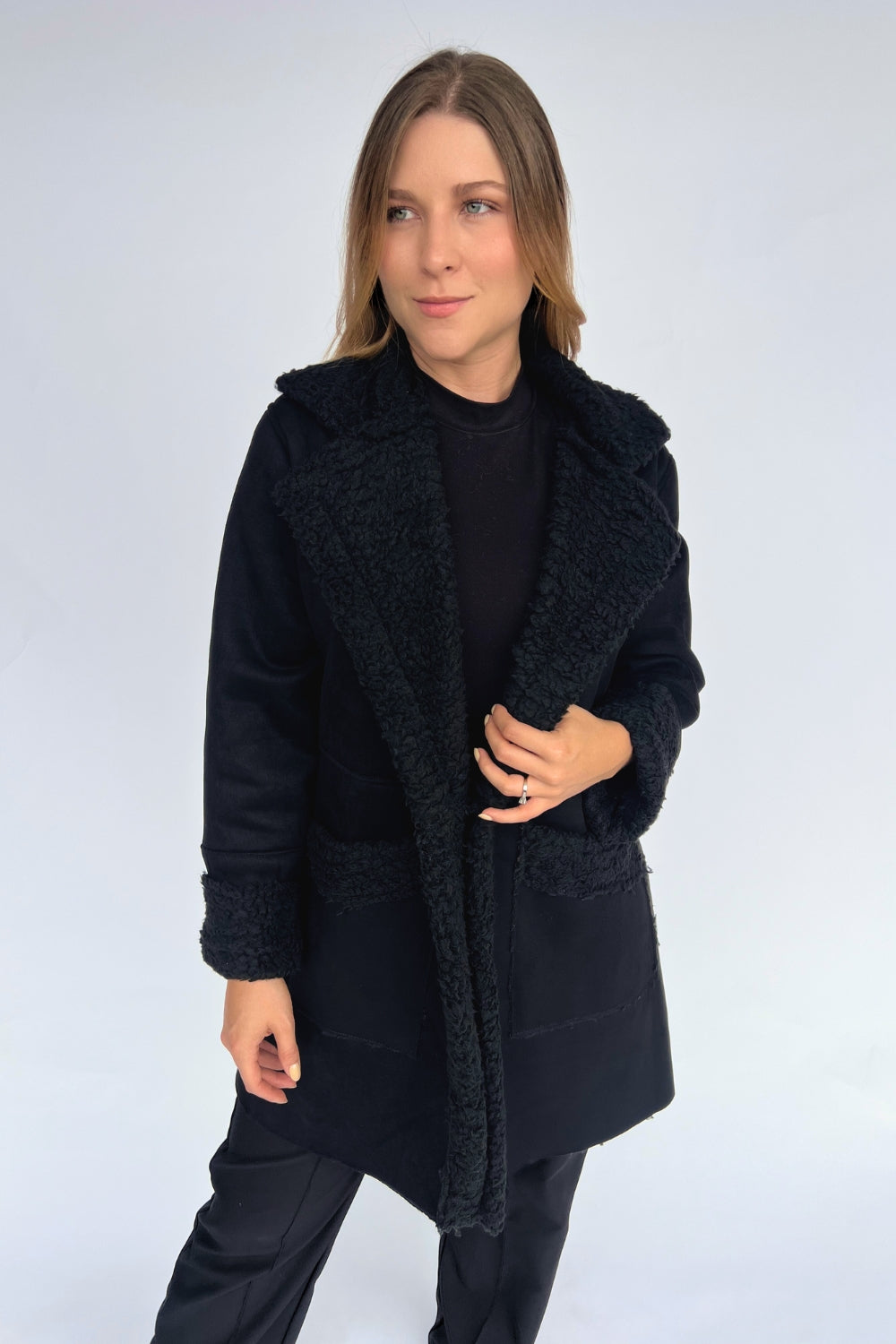 REF: 317 GABAN GAMUZA OVEJERO NEGRO