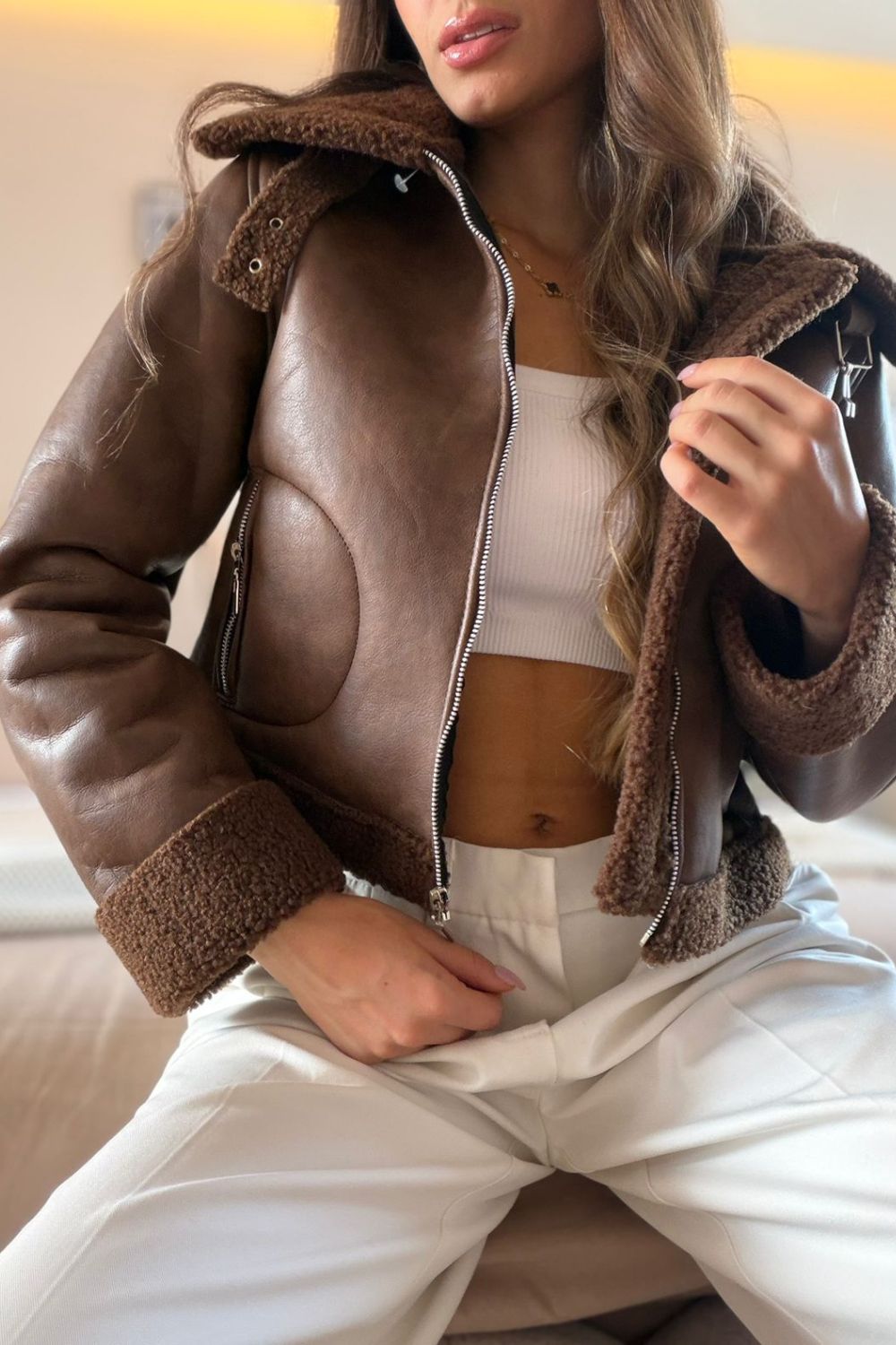REF: 570 CHAQUETA CLASICA EFECTO CUERO CAFE