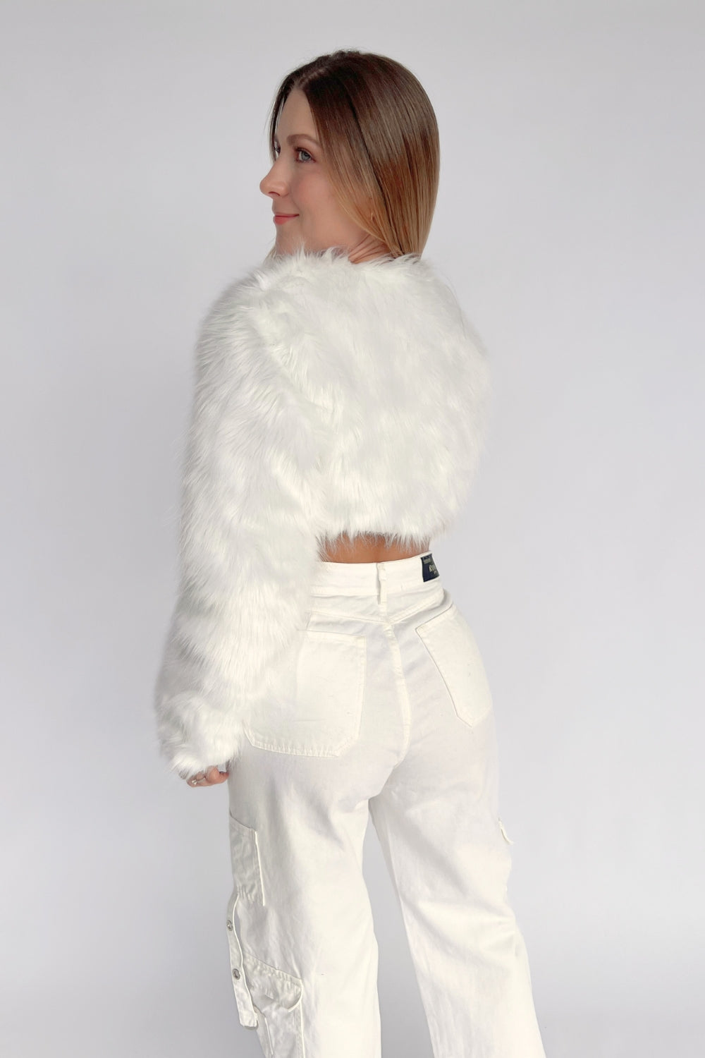 REF: 236 ABRIGO PELUDO CORTO BLANCO
