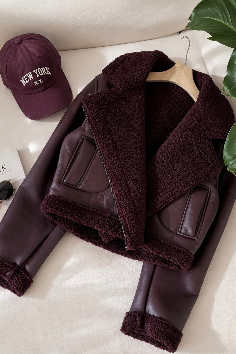 REF: 394 CHAQUETA CIERRE EFECTO CUERO VINOTINTO