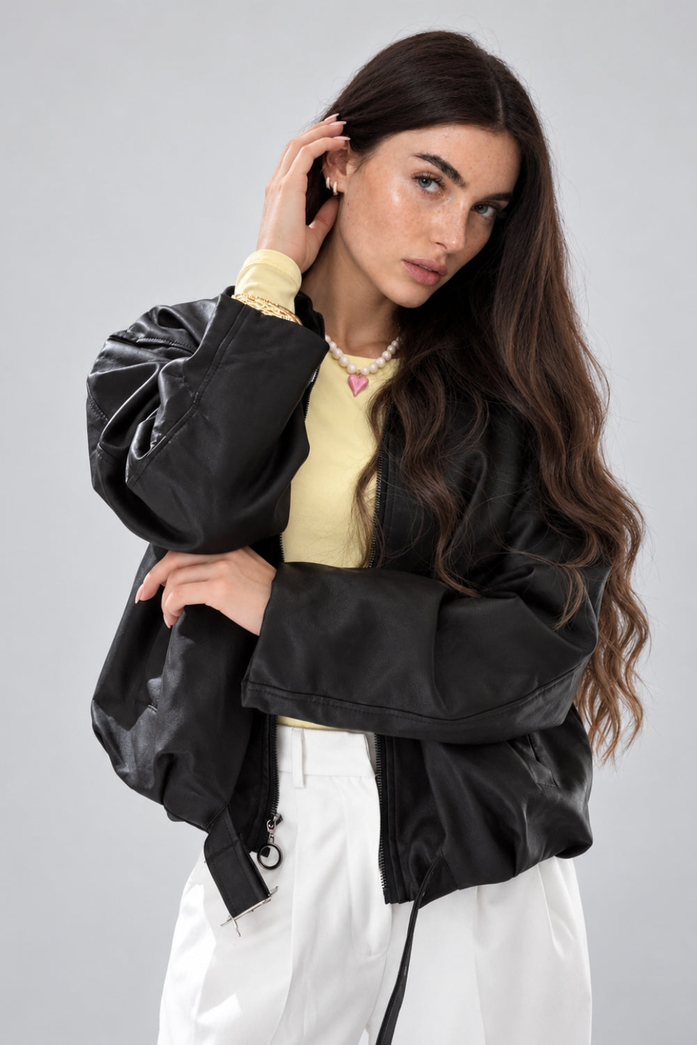 REF: 410 CHAQUETA OVERSIZE EFECTO CUERO NEGRA