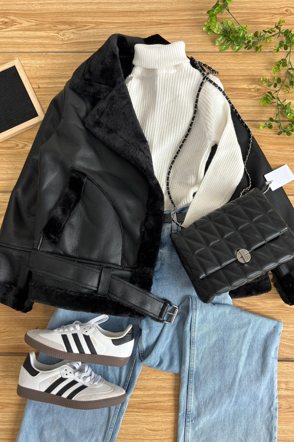 CHAQUETA CINTURON LARGA EFECTO CUERO NEGRA (PRE-VENTA)