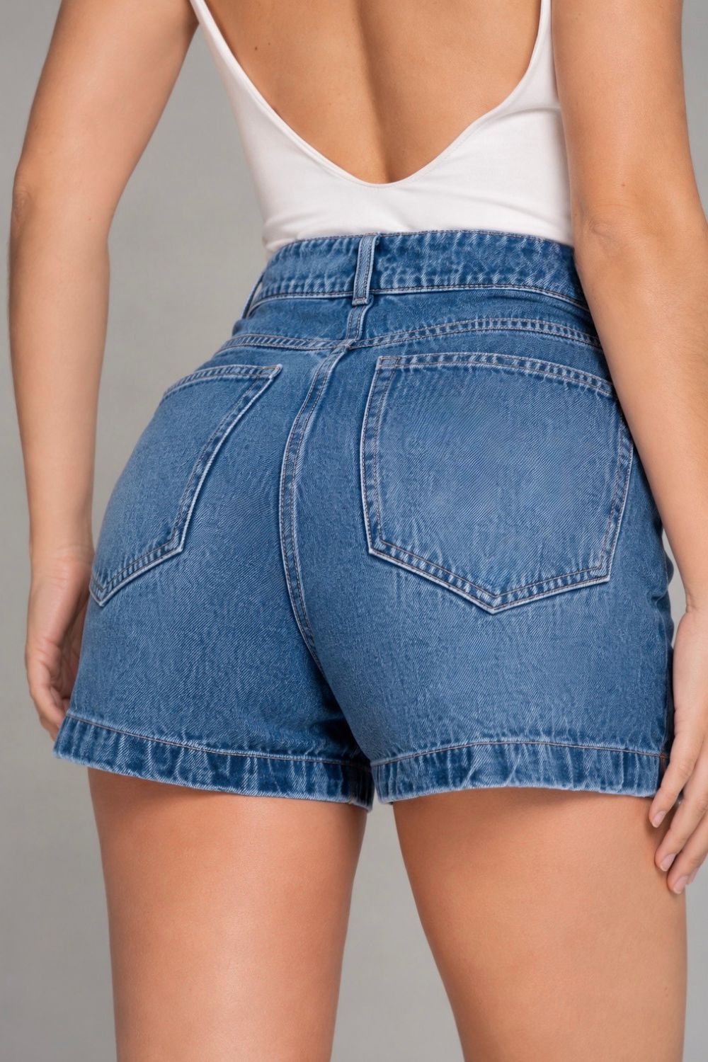 REF:386 SHORT ABERTURA DENIM