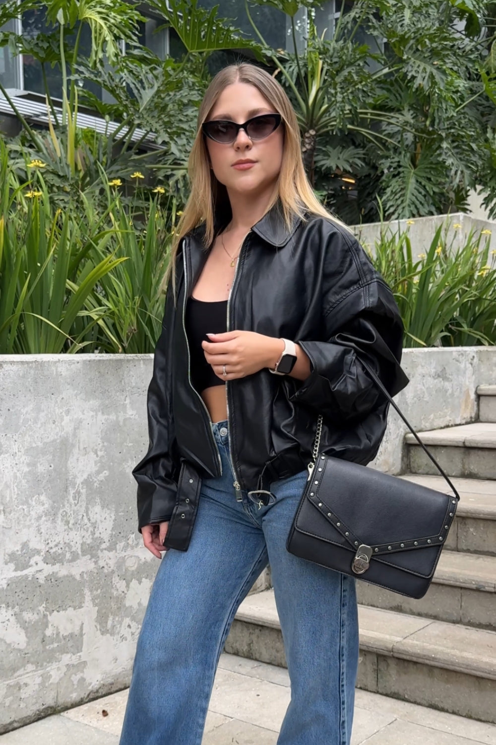 REF: 410 CHAQUETA OVERSIZE EFECTO CUERO NEGRA