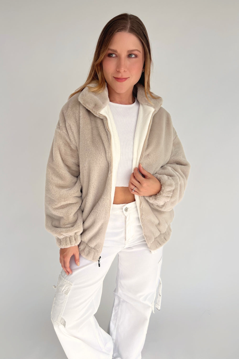 REF:241 ABRIGO OVERSIZE CIERRE ARENA