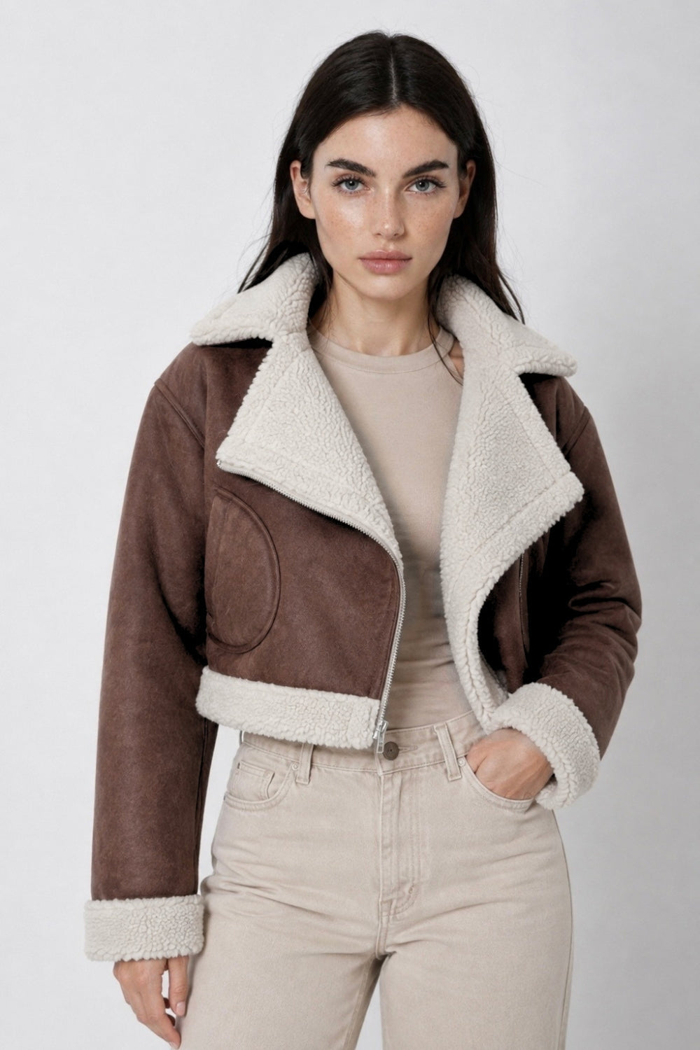 REF: 394 CHAQUETA CIERRE EFECTO CUERO CAFE CREMA
