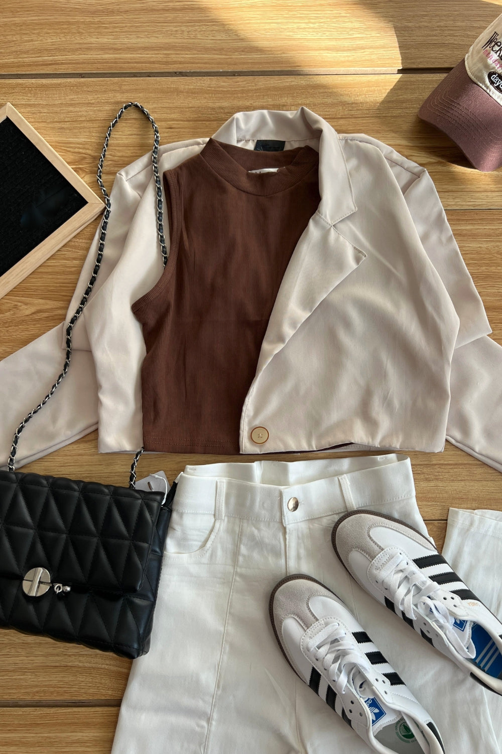 REF: 426 BLAZER CORTO BEIGE