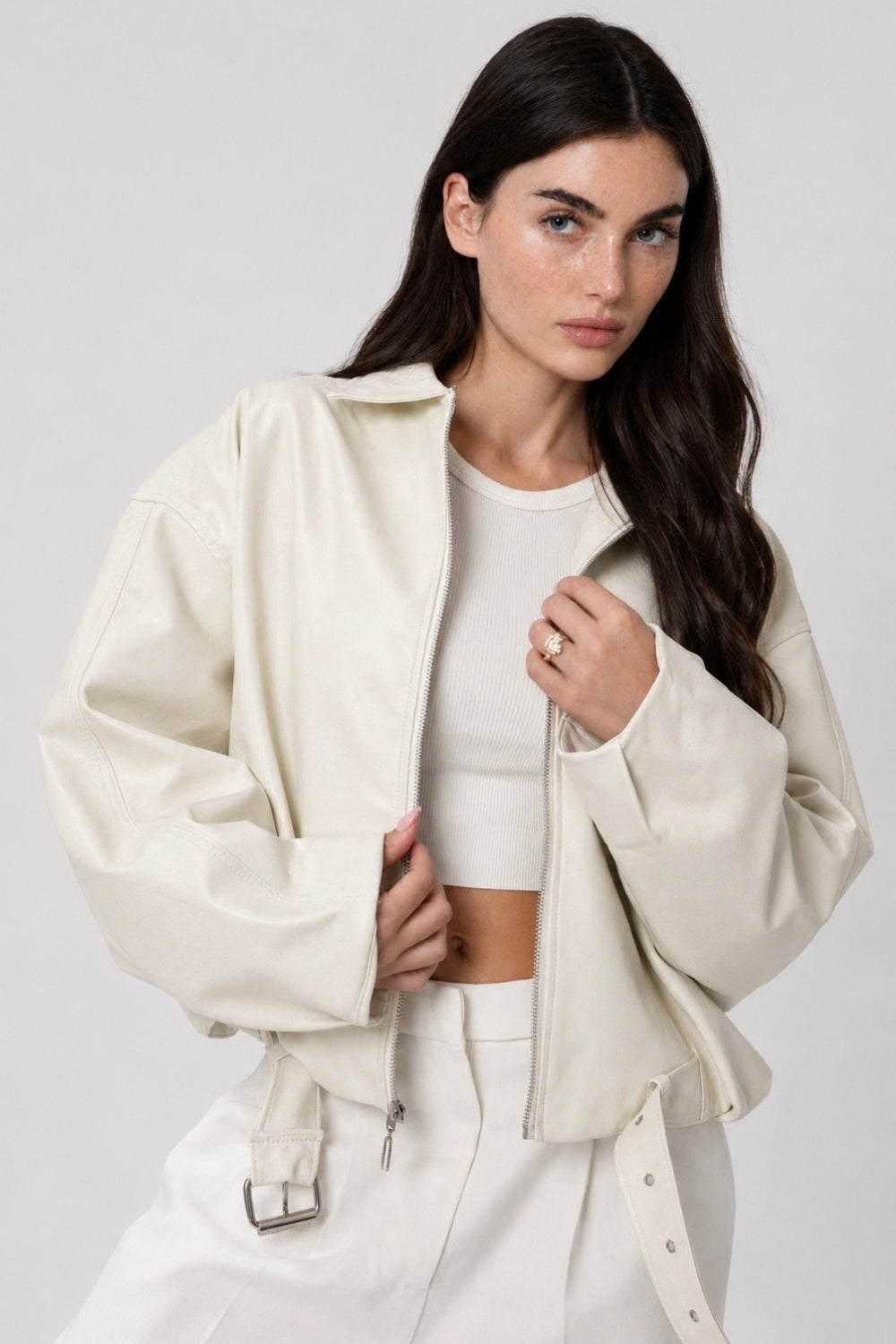 REF: 410 CHAQUETA OVERSIZE EFECTO CUERO MARFIL