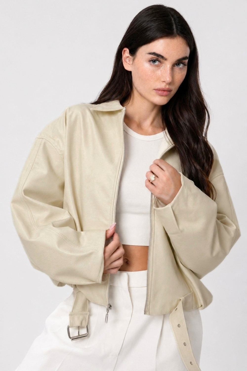 REF: 410 CHAQUETA OVERSIZE EFECTO CUERO BEIGE